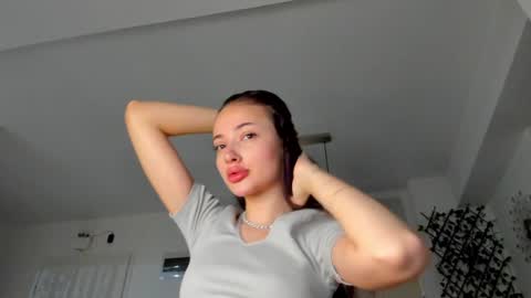 Snapshot of irenevon chatting on 01.28.25 Ir s room online show from 01.28.25
