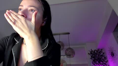 Snapshot of irenevon chatting on 02.03.25 Ir s room online show from 02.03.25