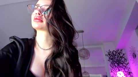 Snapshot of irenevon chatting on 02.07.25 Ir s room online show from 02.07.25