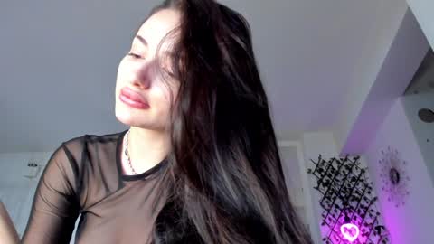 Snapshot of irenevon chatting on 02.08.25 Ir s room online show from 02.08.25