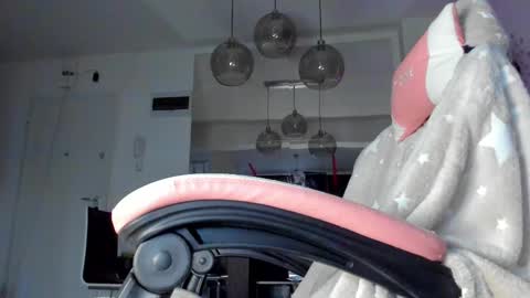 Snapshot of irenevon chatting on 02.09.25 Ir s room online show from 02.09.25