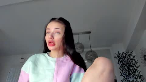 Snapshot of irenevon chatting on 02.11.25 Ir s room online show from 02.11.25