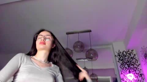 Snapshot of irenevon chatting on 02.11.25 Ir s room online show from 02.11.25
