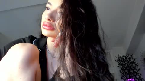 Snapshot of irenevon chatting on 02.15.25 Ir s room online show from 02.15.25
