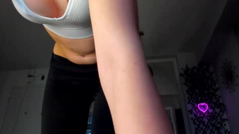Snapshot of irenevon chatting on 02.21.25 Ir s room online show from 02.21.25