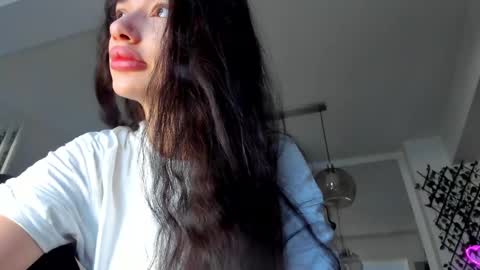 Snapshot of irenevon chatting on 03.04.25 Ir s room online show from 03.04.25