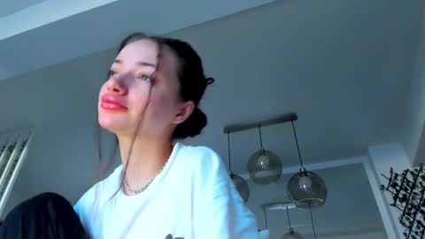 Snapshot of irenevon chatting on 03.05.25 Ir s room online show from 03.05.25