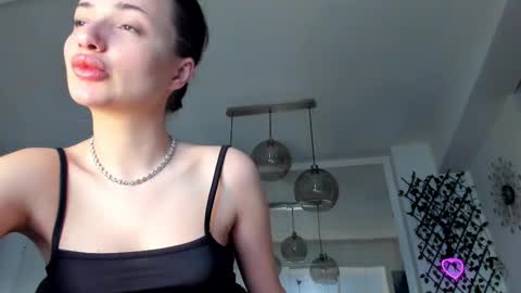 Snapshot of irenevon chatting on 03.06.25 Ir s room online show from 03.06.25