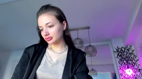 Snapshot of irenevon chatting on 03.07.25 Ir s room online show from 03.07.25