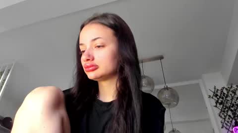Snapshot of irenevon chatting on 03.11.25 Ir s room online show from 03.11.25