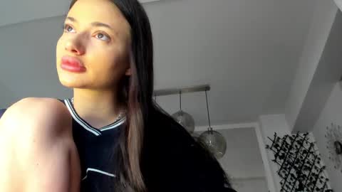 Snapshot of irenevon chatting on 03.12.25 Ir s room online show from 03.12.25