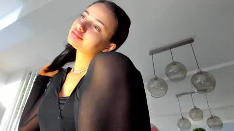 Snapshot of irenevon chatting on 09.16.25 Ir s room online show from 09.16.25