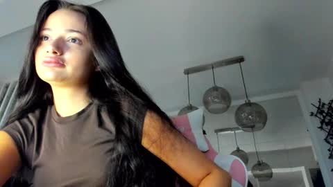 Snapshot of irenevon chatting on 09.17.25 Ir s room online show from 09.17.25