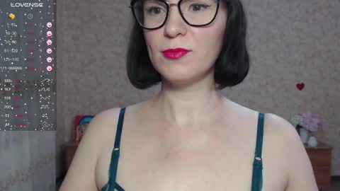 IrenLarasani online show from 10.02.25