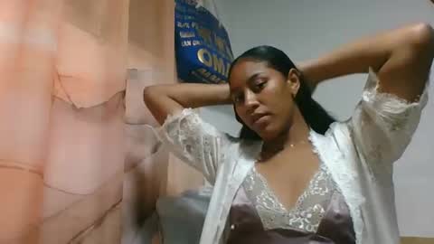 Snapshot of iriella2908 chatting on 10.22.25 iriella2908 online show from 10.22.25