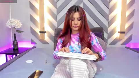 Snapshot of iriis_rosse chatting on 09.12.25 Iris Rosse online show from 09.12.25