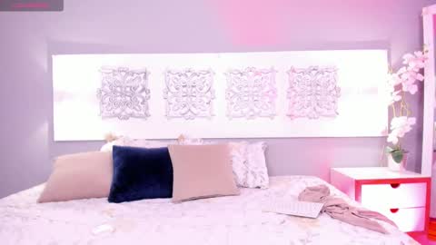 Snapshot of iriis_rosse chatting on 09.24.25 Iris Rosse online show from 09.24.25