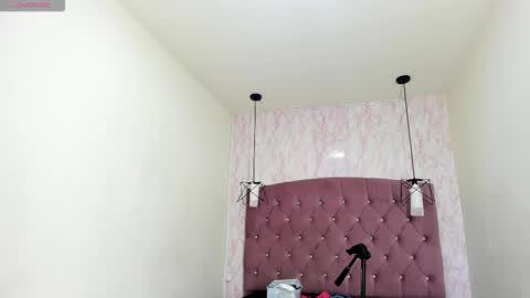 iris_77 online show from 12.18.25