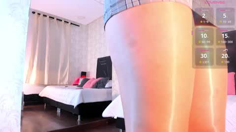 Snapshot of iris_bells chatting on 09.12.25 Queen Iris online show from 09.12.25