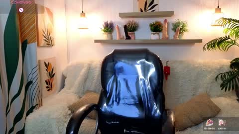 Snapshot of iris_cam_ chatting on 01.31.25 iris  online show from 01.31.25