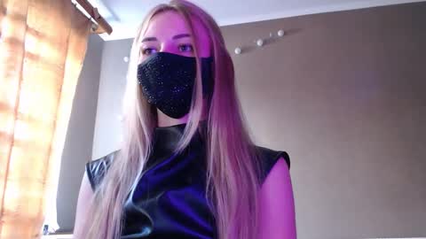 Lily online show from 09.22.25