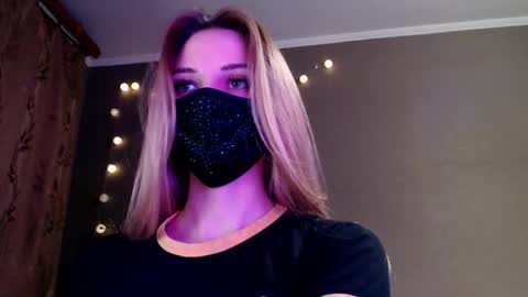 Lily online show from 04.14.26