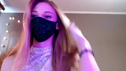 Snapshot of iris_lave chatting on 05.03.26 Lily online show from 05.03.26