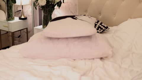 Snapshot of iris_nightingale chatting on 02.18.25 Rhaenyra online show from 02.18.25