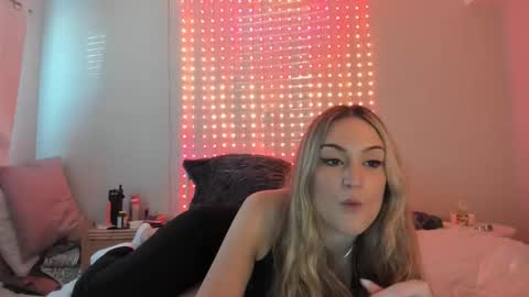 Snapshot of iris_roslin chatting on 06.05.26 Iris 3 online show from 06.05.26