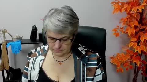 I R I S online show from 12.11.24