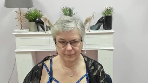 I R I S online show from 01.08.26