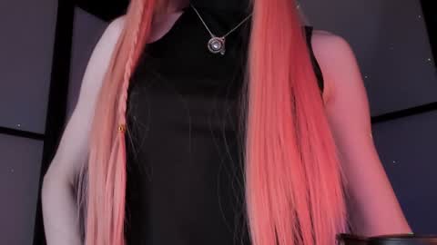 Miss Iris Fansly Miss Iris new inst.  online show from 12.06.24