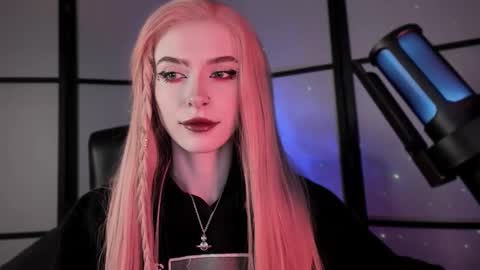 Miss Iris Fansly Miss Iris new inst.  online show from 02.09.25