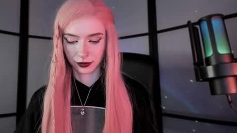 Miss Iris Fansly Miss Iris new inst.  online show from 02.16.25