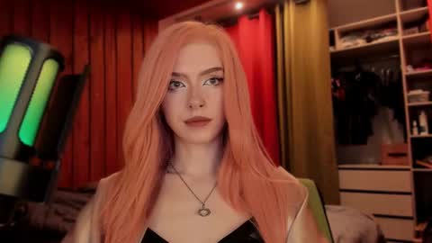 Miss Iris Fansly Miss Iris new inst.  online show from 03.05.25