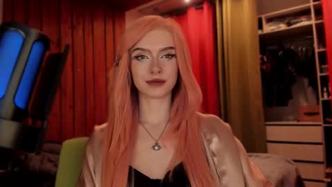 Miss Iris Fansly Miss Iris new inst.  online show from 03.05.25