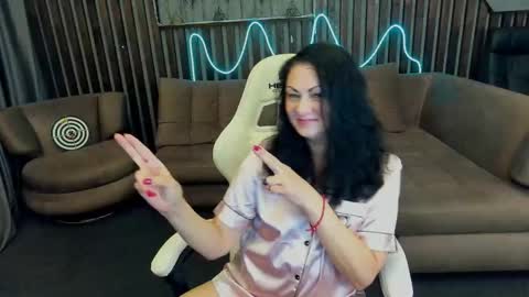 Iris online show from 09.24.25