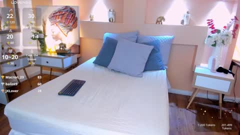 Snapshot of iriss_1 chatting on 01.07.25 Iriss online show from 01.07.25