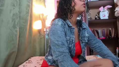 Snapshot of iriss_25 chatting on 02.15.25 iris online show from 02.15.25