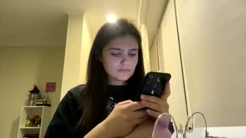 Snapshot of irisss31 chatting on 04.19.26 irisss31 online show from 04.19.26