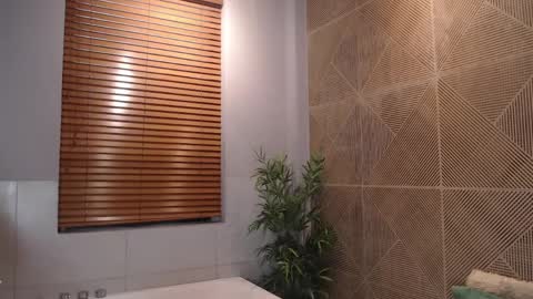 Iron Tous online show from 04.02.26