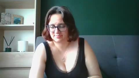 Snapshot of irresistibleparis chatting on 07.10.26 Paris online show from 07.10.26
