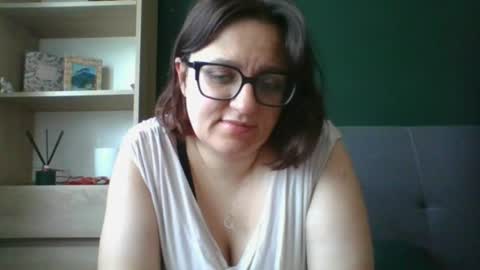 Snapshot of irresistibleparis chatting on 07.13.26 Paris online show from 07.13.26