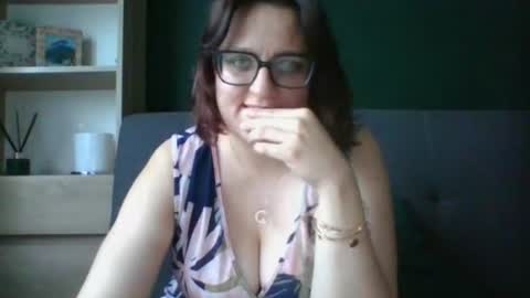 Snapshot of irresistibleparis chatting on 07.16.26 Paris online show from 07.16.26