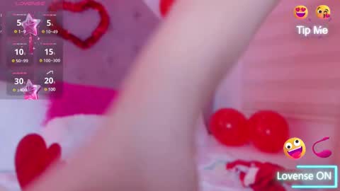 Snapshot of isa__cute chatting on 02.14.25 ISA online show from 02.14.25