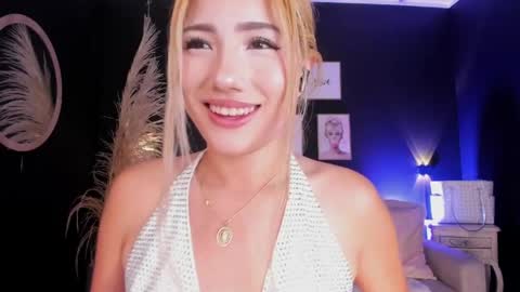 Snapshot of isa_cortes_ chatting on 05.14.26 Isa Cortes online show from 05.14.26