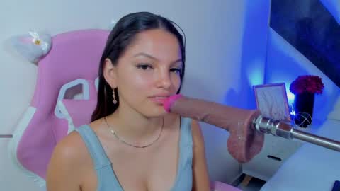 isa_kolins online show from 04.08.26