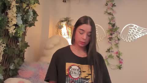 Isabella        online show from 09.22.25