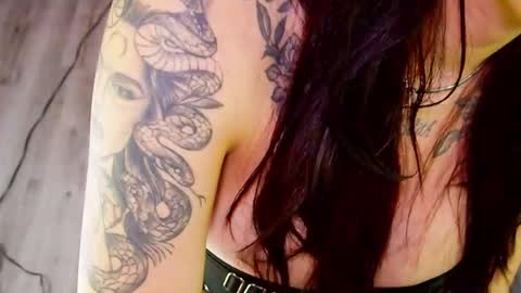 Snapshot of isa_redhair_ chatting on 02.06.26 .... Connection time 900 pm to 500 amRest days Wednesday and Saturday online show from 02.06.26