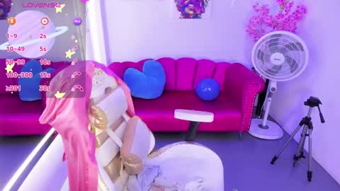 Snapshot of isa_t18 chatting on 01.23.25 isabella online show from 01.23.25